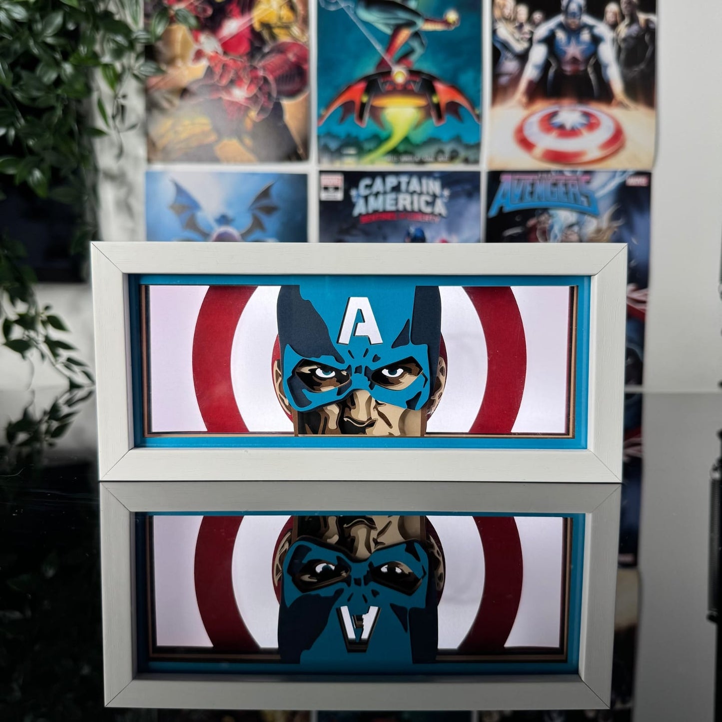 Glowing Hero Lightbox - Spiderman , Captain America, Hulk, Thor. Durable and easy to use, this lightbox brings your favorite heroes to life with a captivating glow.